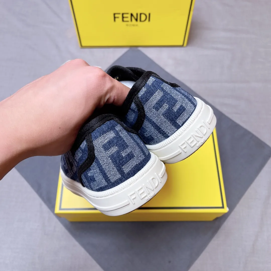 P380 men's shoes 💰Fendǐ Domino sneakers with jacquard FF pattern, embossed FF pattern on the toe, canvas upper, TPU customized outsole Size: 38-45 (customized for 45) No. 018